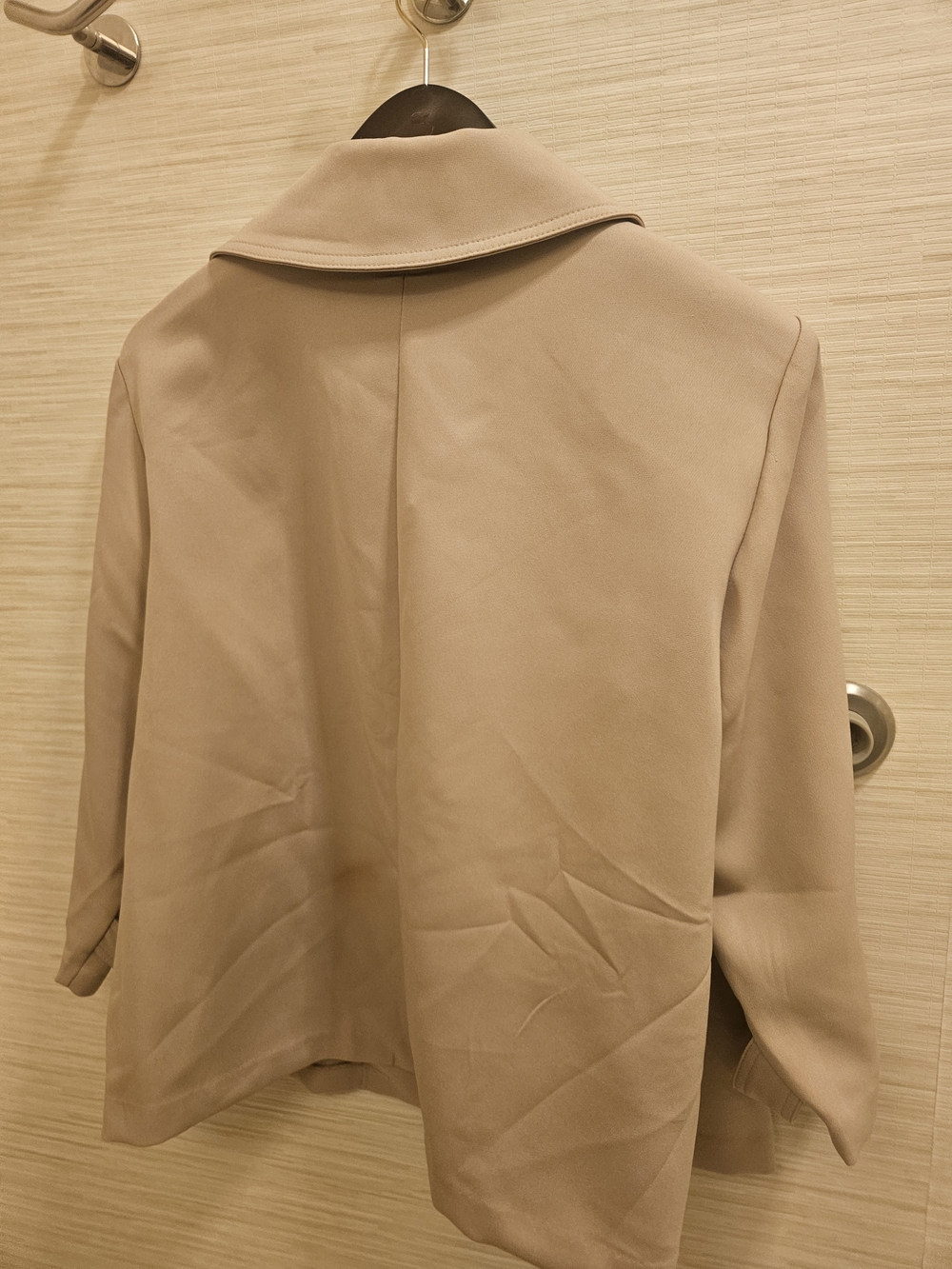 New York & Company Beige Short Trench Coat 1x - Picture 6 of 7